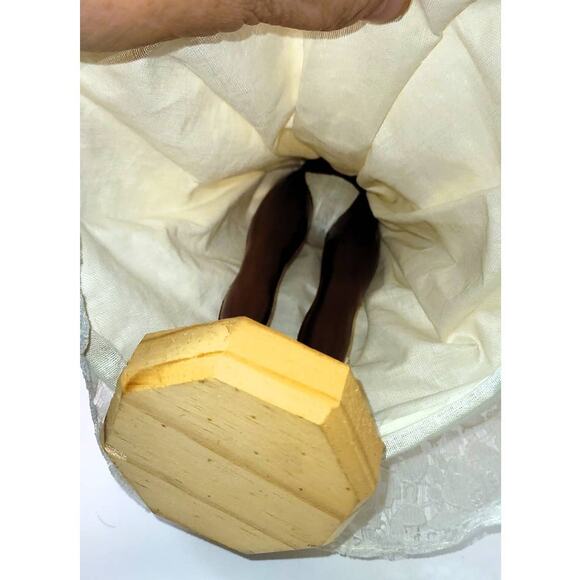 Vintage Rio de Janeiro Helln's Doll w/Fruit Hat, Beaded Necklace & Flag Souvenir - Picture 12 of 12